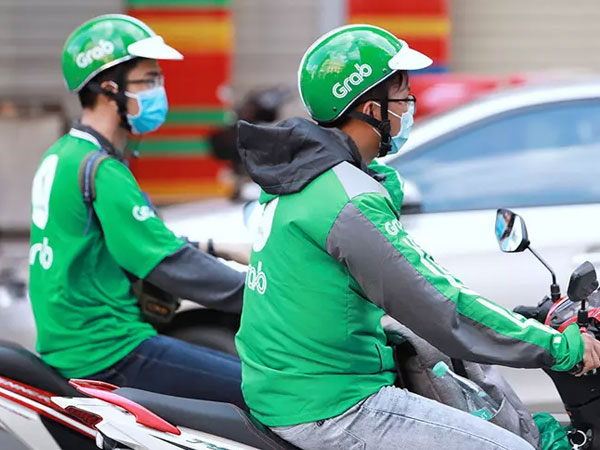 Áp đủ thứ phí lạ, Grab gây khó cho khách hàng thời giá cả leo thang