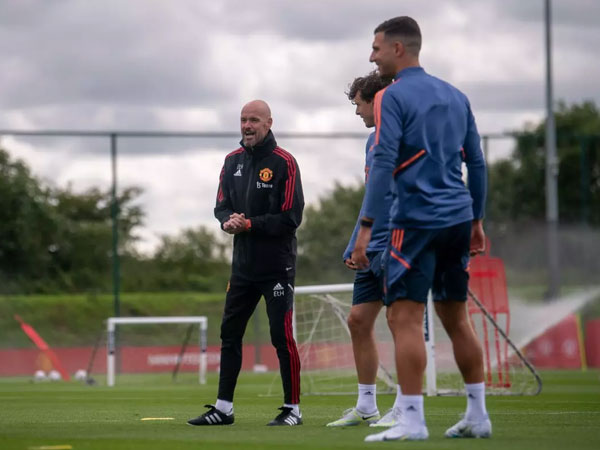 MU cần thêm 4 hợp đồng, Ten Hag lo De Jong về Chelsea