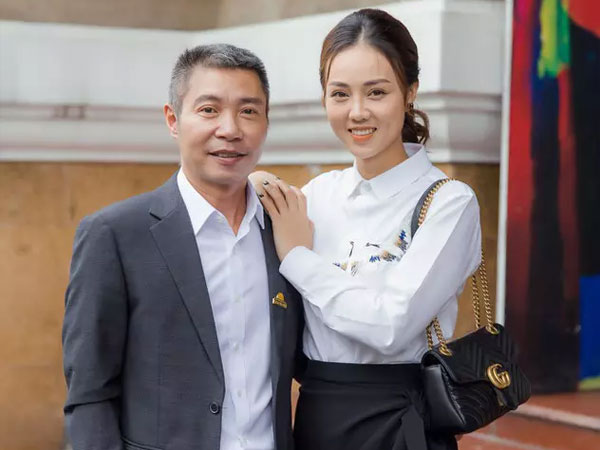 Bà xã NS Công Lý lần đầu kể chi tiết về thời gian chồng bị đột quỵ: 'Anh Lý bệnh nặng vô cùng, sự hồi sinh là kỳ tích'