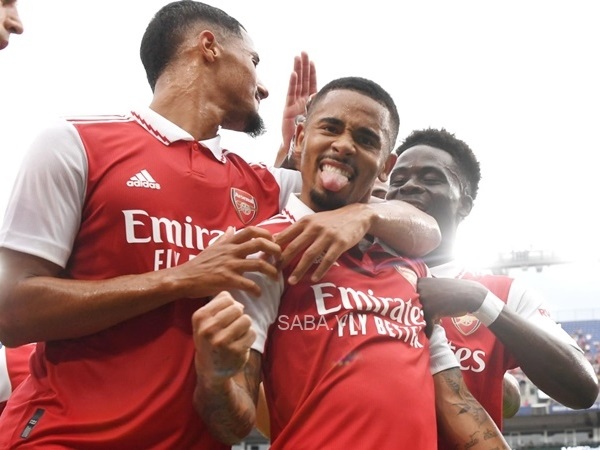 Arsenal hủy diệt Chelsea để giành Florida Cup