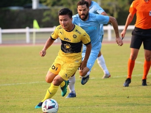 Quang Hải ra sân 4 trận giao hữu của Pau FC, cơ hội nào ở Ligue 2?
