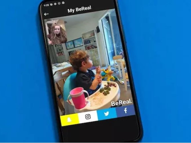 Mạng xã hội ‘ngừng sống ảo’ BeReal thách thức Instagram dù liên tục gặp lỗi kỹ thuật