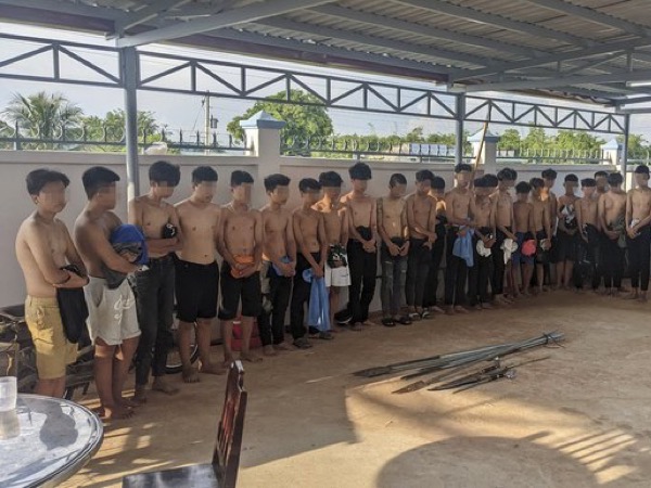 Ngăn chặn kịp thời hơn 30 thanh niên mang bom xăng chuẩn bị hỗn chiến