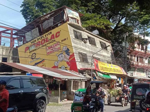 Động đất cực mạnh ở Philippines khiến 4 người chết, hơn 60 người bị thương