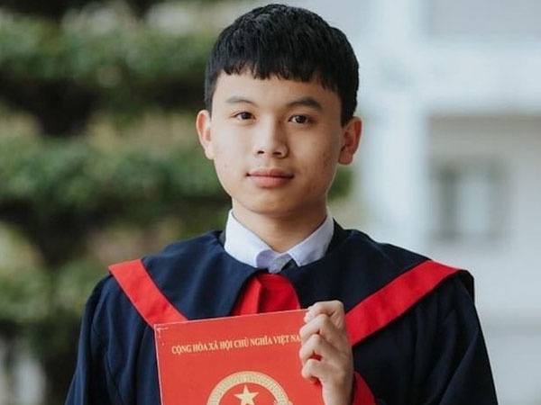 Các thủ khoa Kỳ thi tốt nghiệp THPT của Hà Nội tiết lộ bí quyết học giỏi