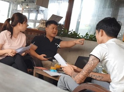 'Cò' hộ chiếu tại Hà Nội: Chìa khóa 'cửa số 1'
