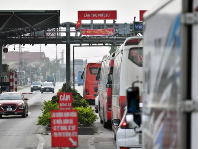 Xe biển giả đi qua trạm thu phí ETC, xe biển thật nằm nhà phải trả tiền