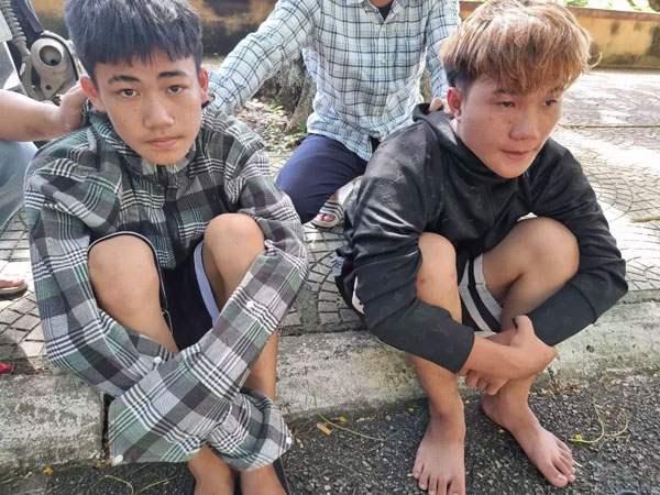 Nhóm thanh niên Hải Phòng mang dao phóng 4m 'diễu hành' ở khu du lịch