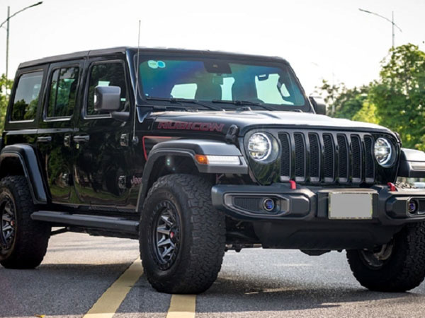 Chiếc Jeep Wrangler Rubicon 2020 chào bán hơn 3,3 tỷ tại Việt Nam