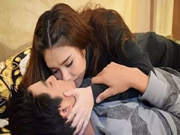 Thuê trai bao để học cách chiều chồng, tỉnh dậy thấy sếp nằm bên cạnh