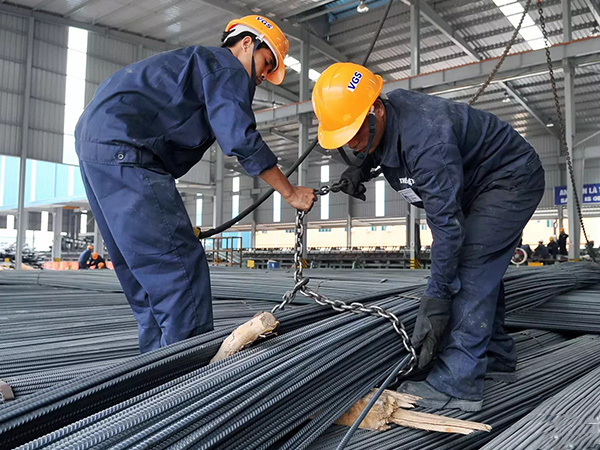 Giá thép giảm lần thứ 11 liên tiếp, rẻ hơn gần 4 triệu đồng/tấn