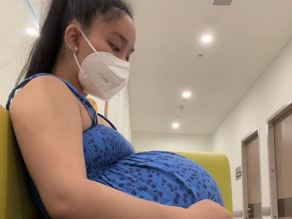 Bà xã Lê Dương Bảo Lâm tiết lộ lý do đến bệnh viện khám chỉ có một mình dù đã cận kề ngày sinh