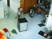 Tên trộm mất 20 phút hì hục phá két sắt nhà dân ngay trước camera an ninh, bật ngửa với thành quả