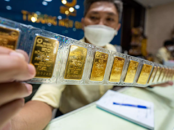 Giá vàng tăng mạnh, lấy lại mốc 67 triệu/lượng