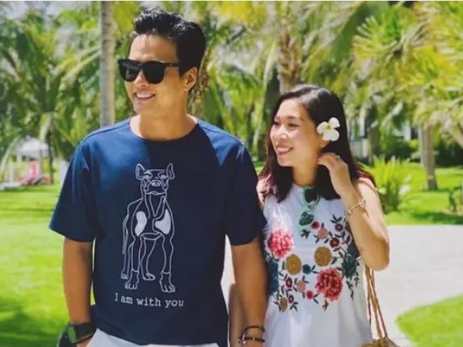 Giữa lúc Hồng Đăng gặp ‘biến’ tại Tây Ban Nha, bà xã nói một câu thể hiện rõ thái độ và quan điểm