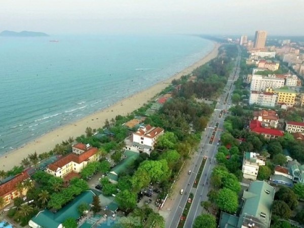 'Tối hậu thư'' với hàng trăm ki-ốt dọc bãi biển Cửa Lò