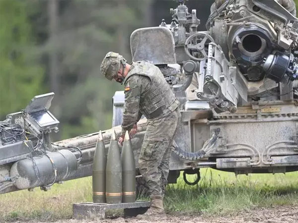 Nga phá hủy 2 xe lựu pháo của Ukraine, ông Zelensky ra lệnh sơ tán bắt buộc tại Donetsk