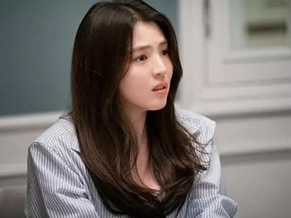Trước khi đi thêm bước nữa, chị dâu đã gửi lại bố mẹ tôi cuốn sổ đỏ