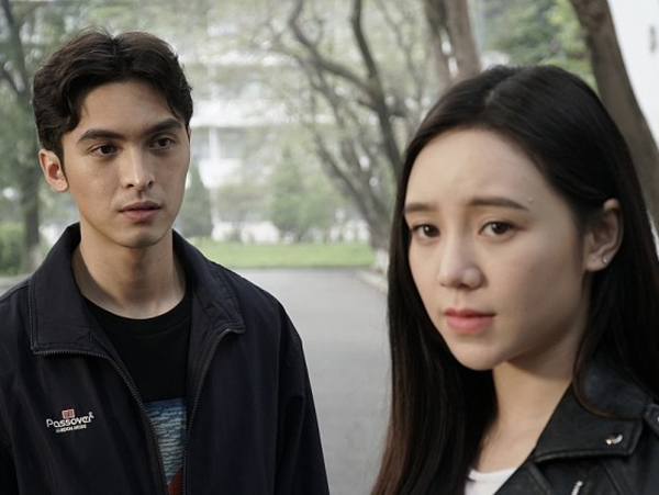 Tốt bụng đặt đồ ăn tặng cho shipper, cô gái bỗng nhiên biến thành 'tiểu tam', bị bạn gái của anh shipper 'réo tên' khắp mọi mặt trận