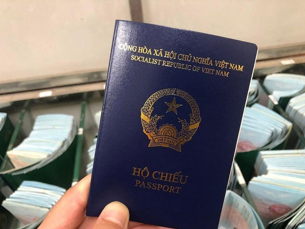 Tây Ban Nha tạm dừng nhận đơn xin thị thực Schengen với hộ chiếu mẫu mới của Việt Nam