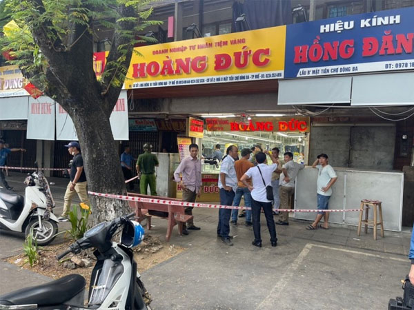 Kẻ dùng súng AK cướp vàng tại Thừa Thiên - Huế đối mặt 2 tội danh?