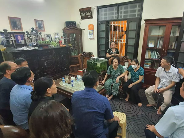 Phố Chùa Láng ngày đội trưởng phòng cháy chữa cháy không về