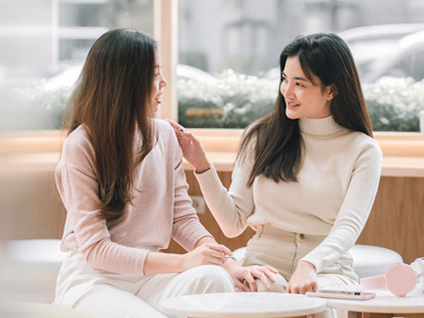 Vợ sấp ngửa gánh vác gia đình, chồng hùa với người ngoài chê vợ vô tâm, ghê gớm