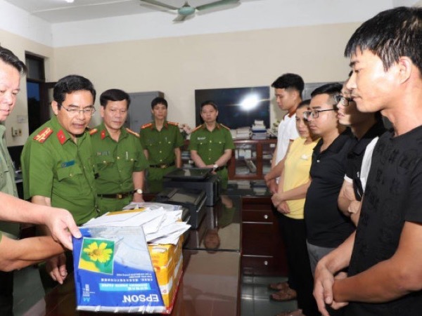 Triệt phá đường dây làm giả hàng ngàn giấy phép lái xe, thu lợi hơn 5 tỷ đồng