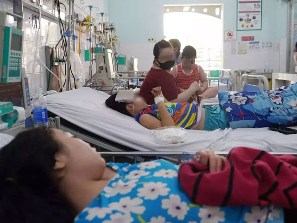 Trẻ nào mắc sốt xuất huyết có nguy cơ cao tử vong?