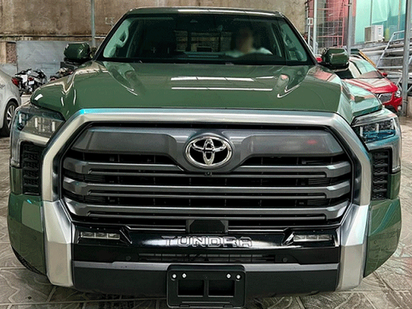 Toyota Tundra Limited 2022 'khủng long' hơn 4,5 tỷ đã về Việt Nam