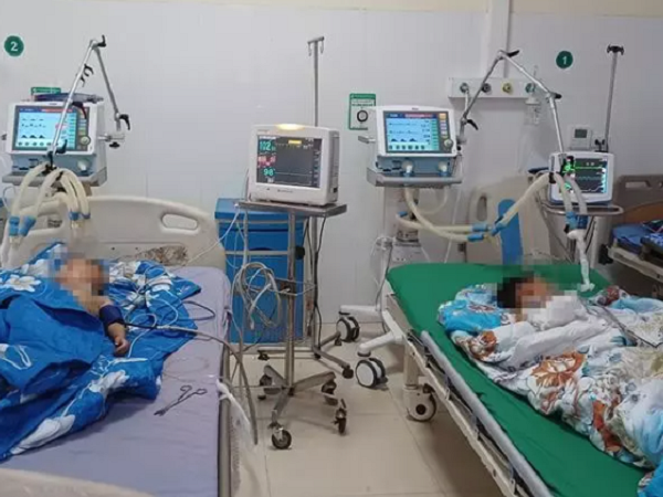 Nổ bom bi ở Sơn La: Hai bé nguy kịch, một trẻ đưa về Hà Nội tiên lượng xấu