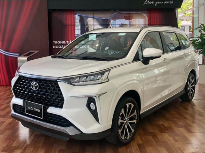 Mất trắng 50 triệu tiền cọc vì đại lý Toyota gài điều khoản bất lợi