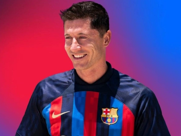 Căng: Vừa tới Barca, Lewandowski đã tố lãnh đạo Bayern dối trá