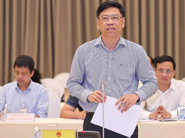 Giá cước vận tải tăng theo giá xăng dầu nhưng giảm có 'độ trễ'