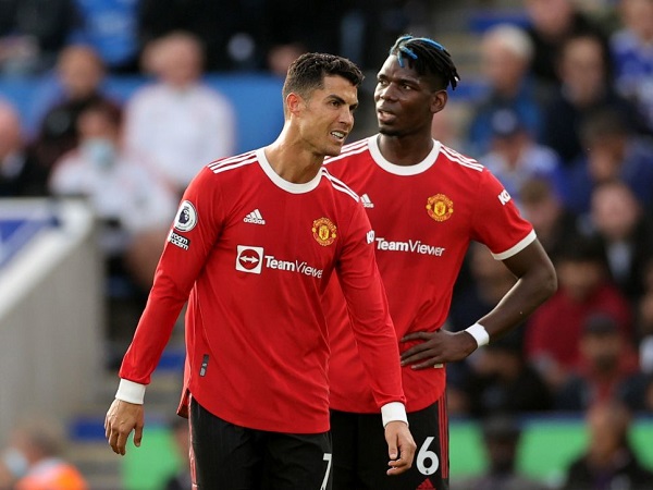 Huyền thoại MU cảnh báo Ronaldo đang trở nên 'độc hại' như Pogba