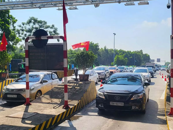 Lý do ô tô vào cao tốc phải duy trì số dư trong tài khoản giao thông