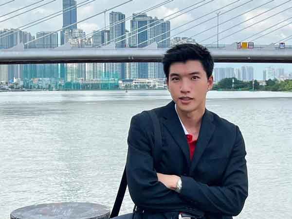 Phản ứng bất ngờ của HIEUTHUHAI trước tin đồn hẹn hò hotgirl