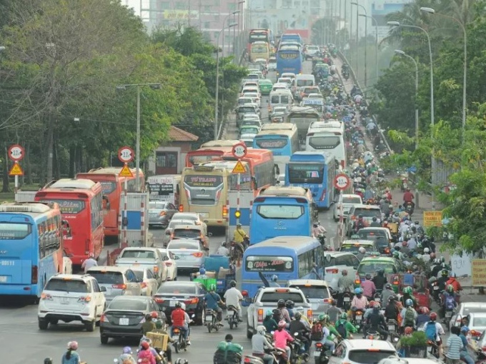 TP.HCM lên kế hoạch cấm xe khách chạy vào nội đô