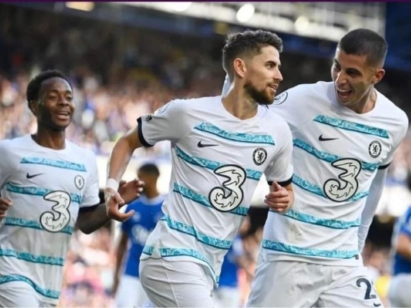 Jorginho 'nhảy chân sáo' ghi bàn, Chelsea giành 3 điểm chật vật