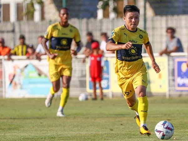 Quang Hải lần đầu đá chính cho Pau FC, báo Pháp nói gì