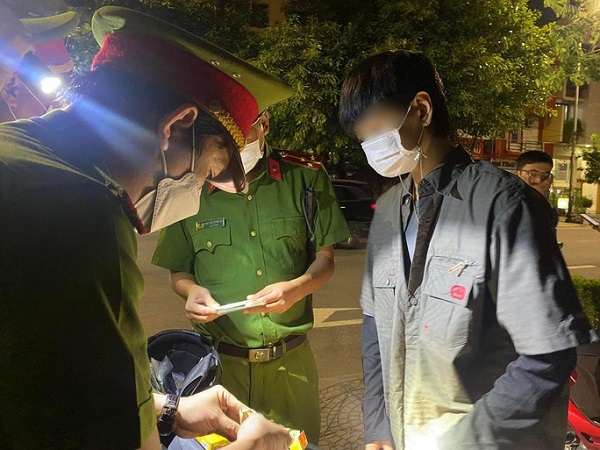 Một nam sinh viên khai nhận hút cần sa để 'tỉnh táo học bài'