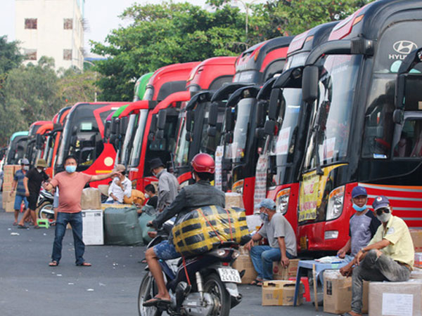 Từ đầu tháng 9, gửi hàng trên xe khách phải cung cấp 6 thông tin
