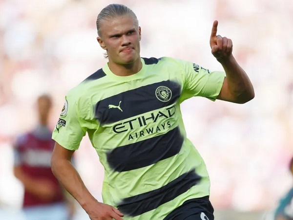 Haaland lập cú đúp, Man City lấy lại thể diện cho thành Manchester