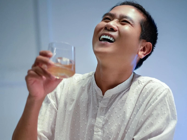 Ca khúc 'Dẫu có lỗi lầm' của Hồ Hoài Anh đang gây bão mạng xã hội, đã thu về hàng chục triệu lượt xem