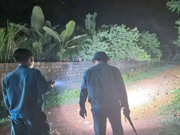 Nghi phạm trốn khỏi nhà tạm giữ để về thăm vợ, con