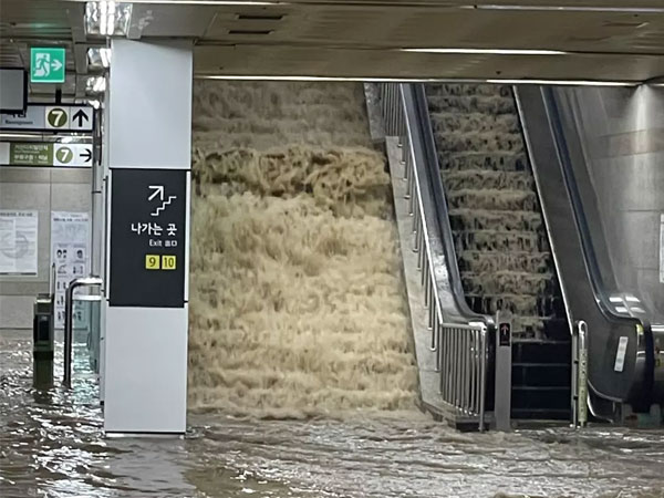 Mưa lũ lớn nhất 80 năm nhấn chìm Seoul, người Việt tại Hàn khuyên du khách 'quay xe'
