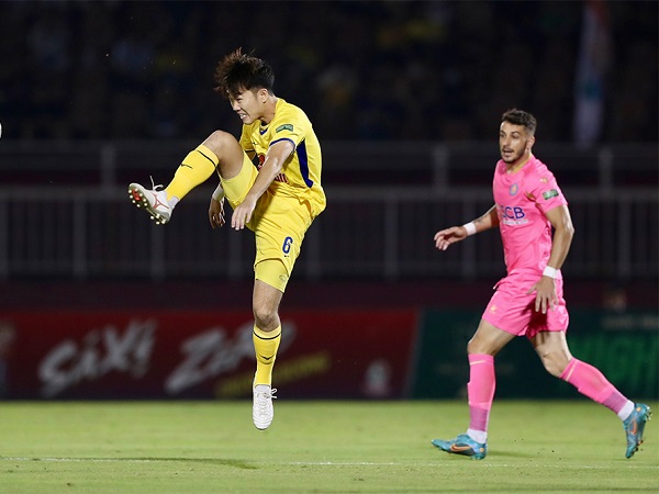 Vòng 11 V.League 2022: Thiết lập kỷ lục vô tiền khoáng hậu về khán giả đến sân