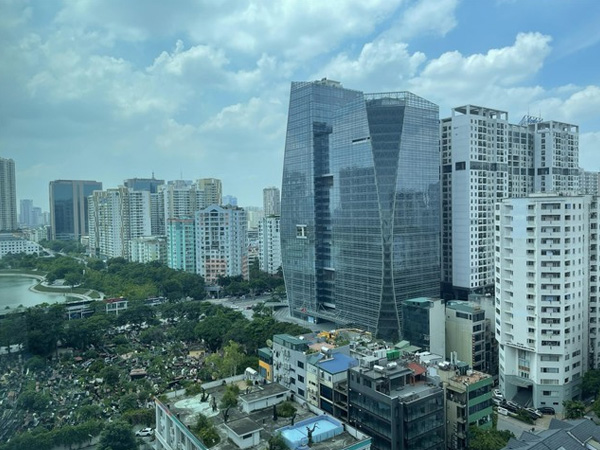 Bất thường giá chung cư Hà Nội phi mã