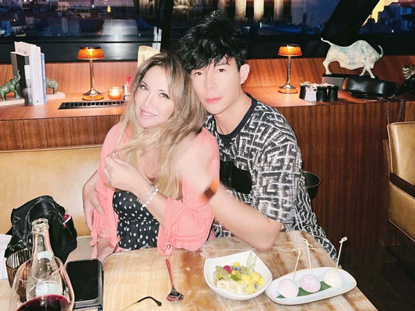 Nathan Lee tái ngộ diva số 1 nước Pháp tại Paris, chia sẻ: 'Tôi không có nhu cầu giao lưu nhiều'