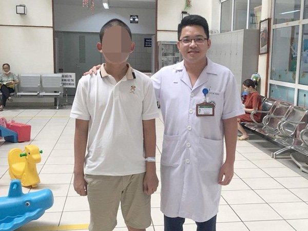 Hai bệnh nhi Hà Nội bị biến chứng sốt xuất huyết cực nặng, suy đa phủ tạng, phải thở máy